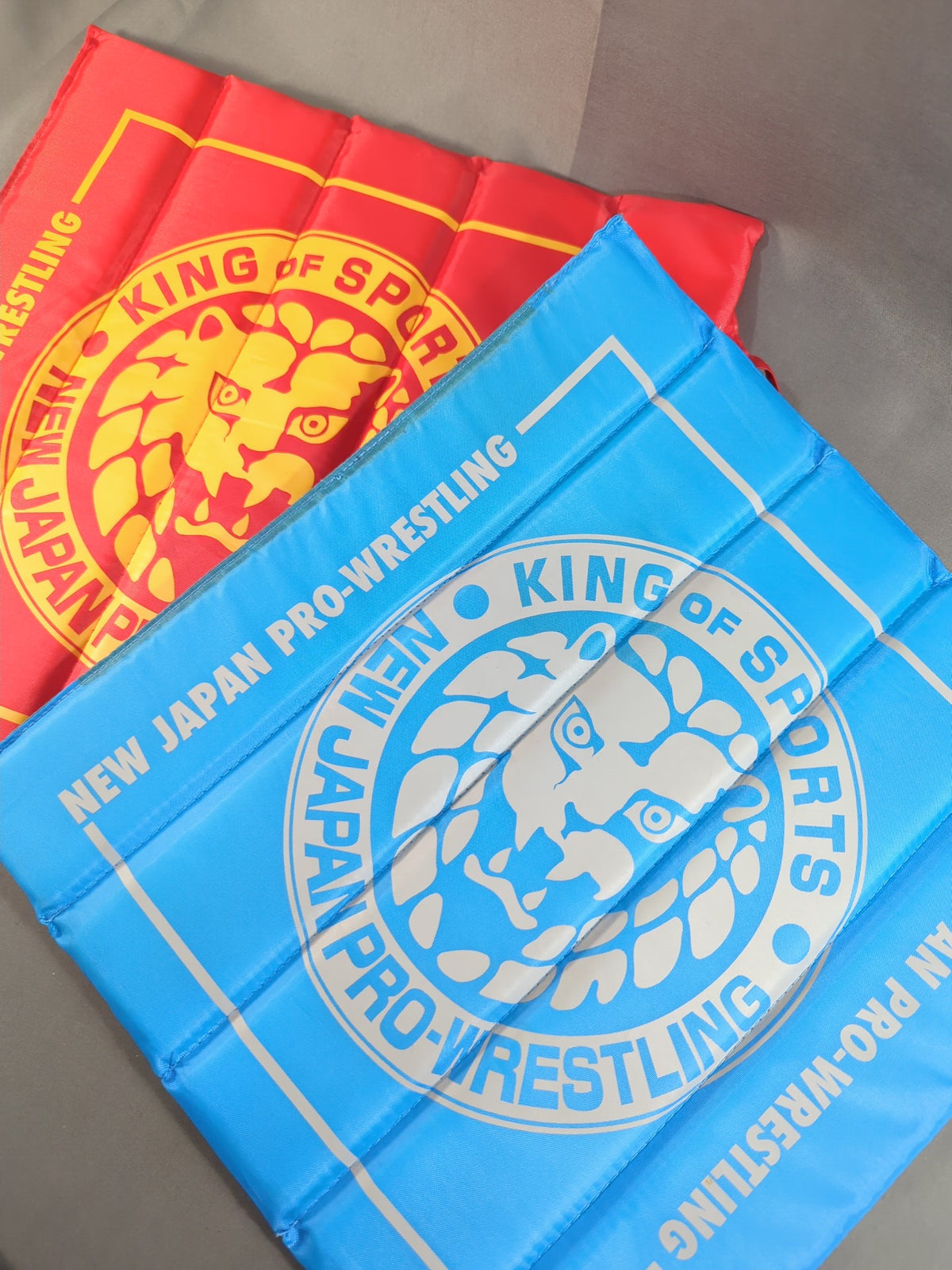 New Japan Pro Wrestling  Lion Mark  Folding Zabuton Set