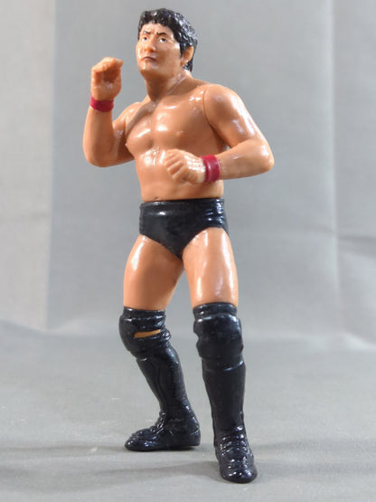 Akira Maeda  (red wristband)