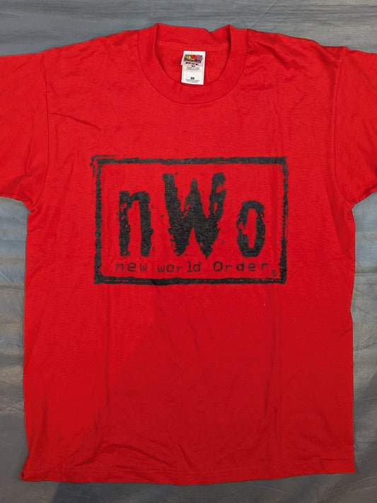 nWo ウルフパックTシャツ④(WCW(1990s) / レッド)