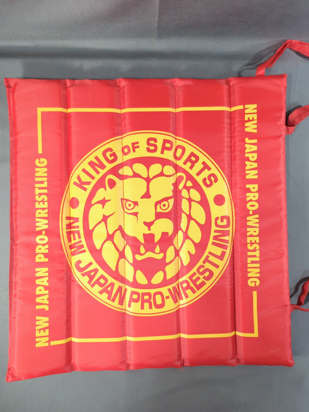 新日本プロレス ライオンマーク 折りたたみ座布団セット