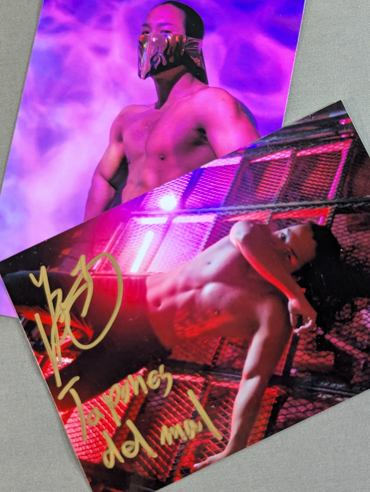 DOUKI hand signed autograph  photo  2-piece set