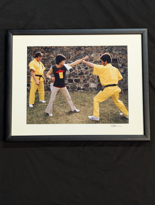Bruce Lee  'Enter the Dragon' filming set original photo (photographer: Dave Friedman, hand signed autograph /fully framed)