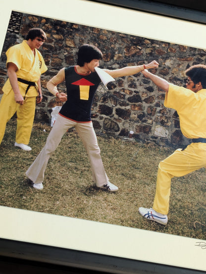 Bruce Lee  'Enter the Dragon' filming set original photo (photographer: Dave Friedman, hand signed autograph /fully framed)