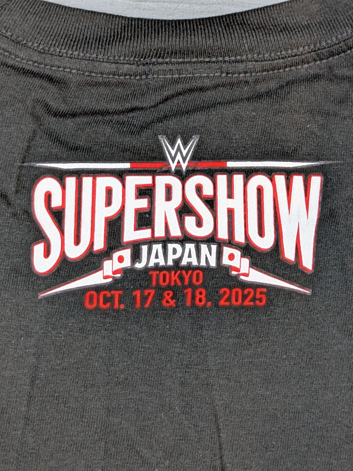 WWE 日本公演2025「SUPERSHOW JAPAN」Tシャツ(WWE(2025) / ブラック)