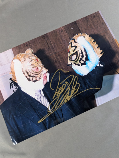 The first Tiger Mask hand signed autograph  large format Photo (1)