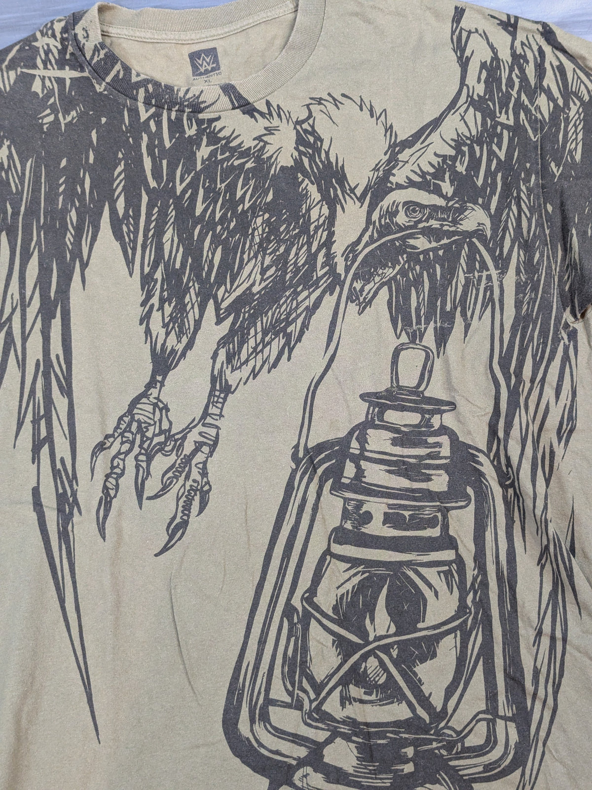 Bray Wyatt 'FOLLOW THE LIGHT' T-SHIRT (WWE (2010s) / Khaki)