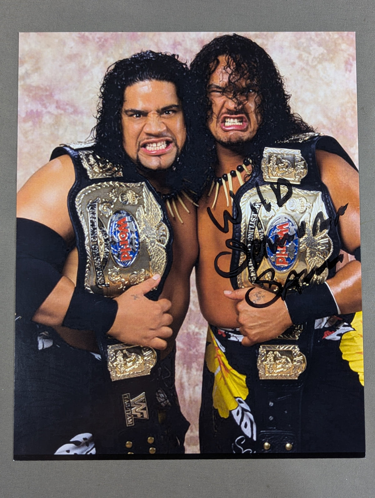 [Samu-hand signed autograph ] Head Shrinkers Pro-Photo (1)