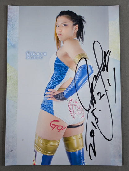 Hikaru Shida  hand signed autograph  Pro-Photo  (E-2)