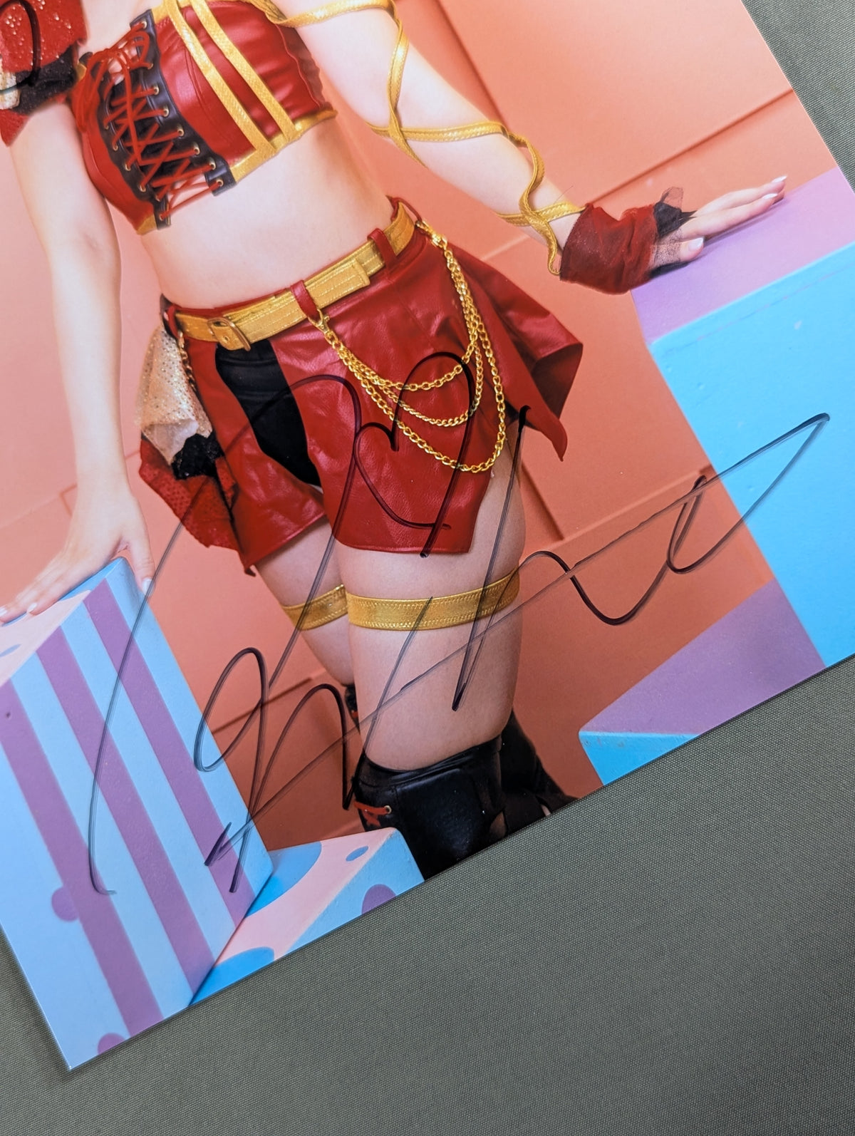 RIHO  (Riho) hand signed autograph  Pro-Photo  (C-7)
