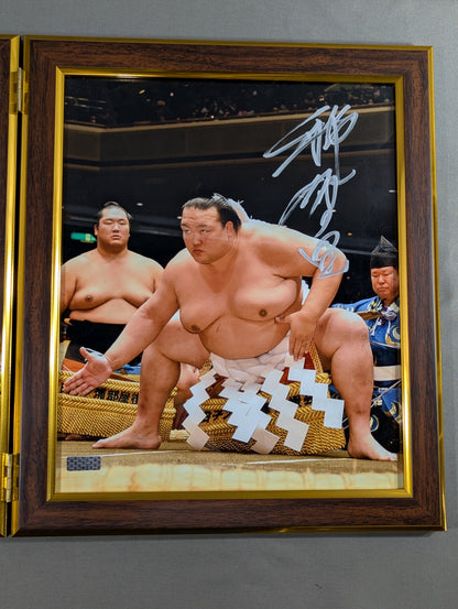 ★BBM 限定100★ 第七十二代横綱 稀勢の里 寛 引退記念 直筆サイン入りフォトパネル（2連式）