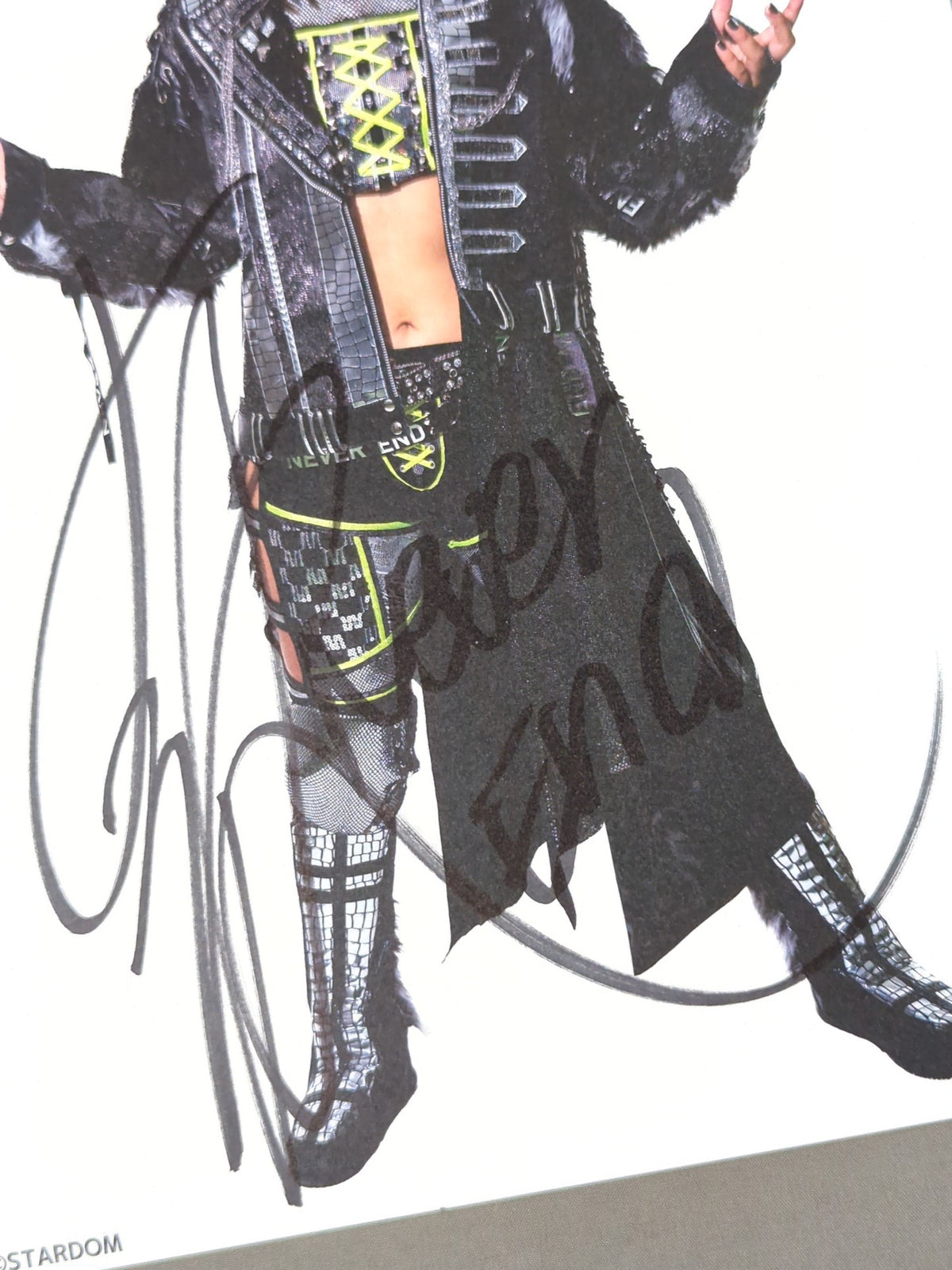 Konami  hand signed autograph  Stardom Pro-Photo  (H-2)