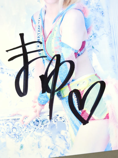 Mayu Iwatani  hand signed autograph  Stardom Pro-Photo  (B-7)