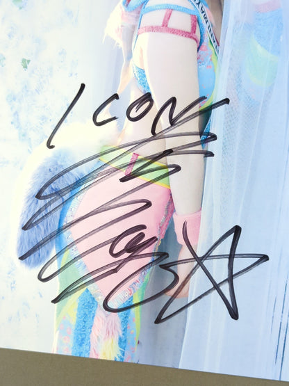 Mayu Iwatani  hand signed autograph  Stardom Pro-Photo  (B-8)