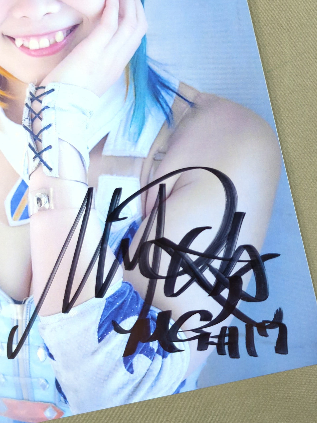 MIRAI hand signed autograph  Pro-Photo  (B-8)