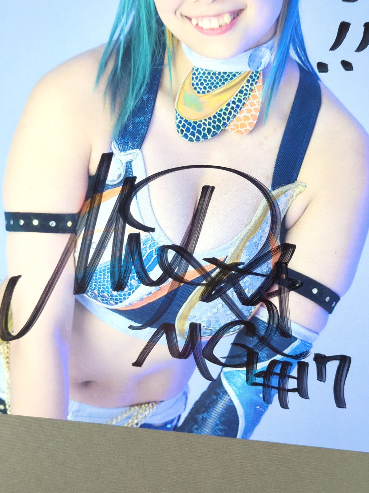 MIRAI 直筆サイン入り ポートレート(C-1)